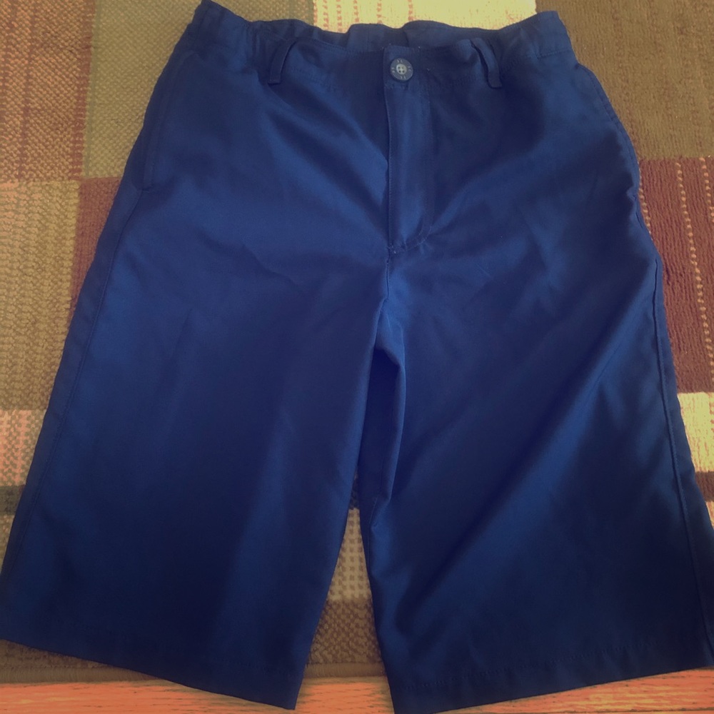 Under Armour boys golf shorts - YL